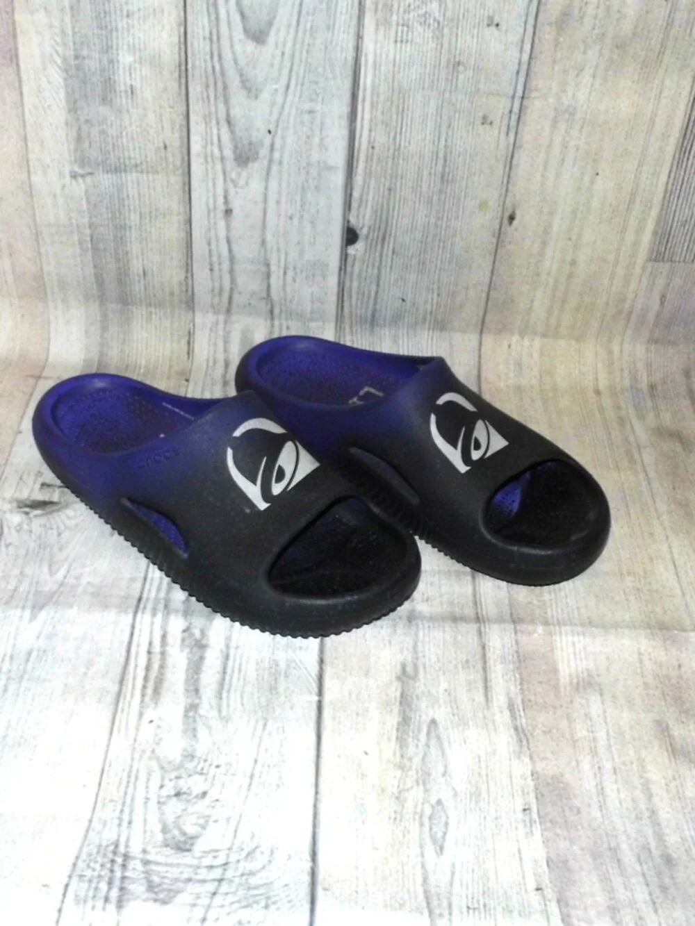 CROCS X Taco Bell Live Mas Slides Mens Size 10